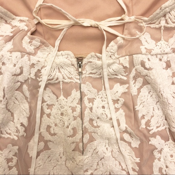 Beautiful Dress - Picture 3 of 4